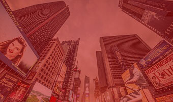 Werbetafeln in Großstadt